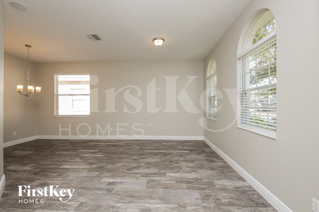 9953 Shadow Creek Dr - Photo 5 of 15