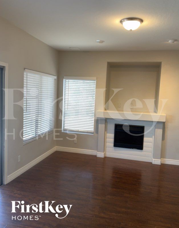 10132 E Capri Ave - Photo 2 of 13