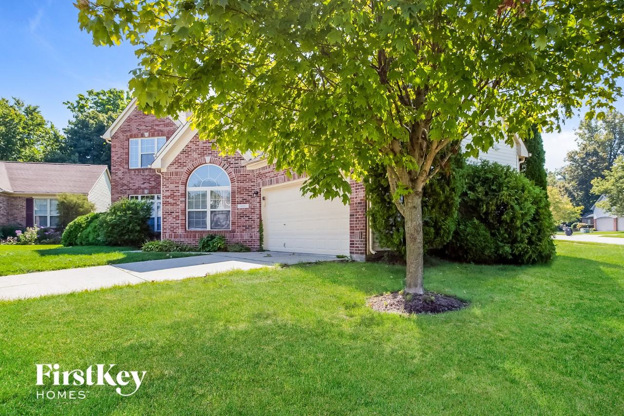 10011 Fountain Springs Ct - Photo 2 of 15