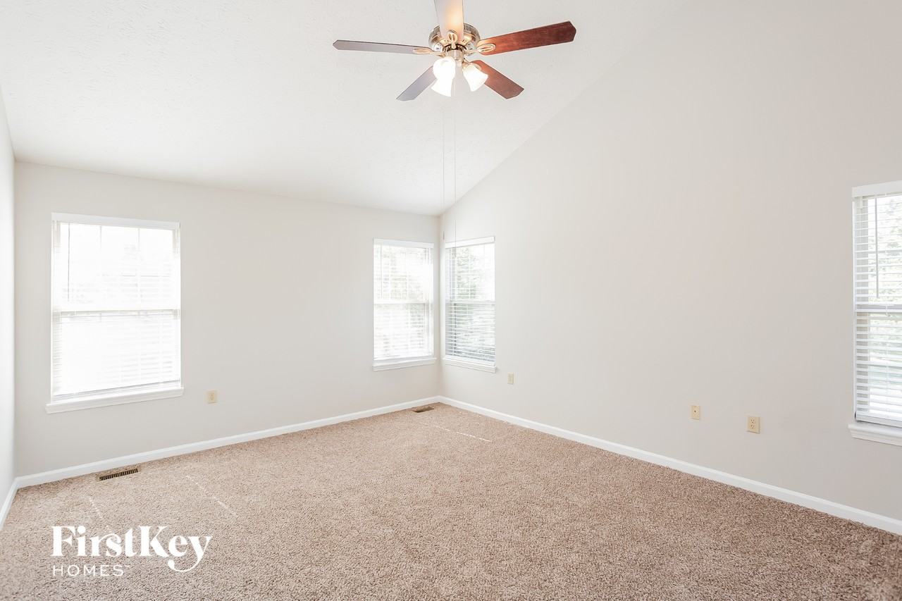 10011 Fountain Springs Ct - Photo 7 of 15