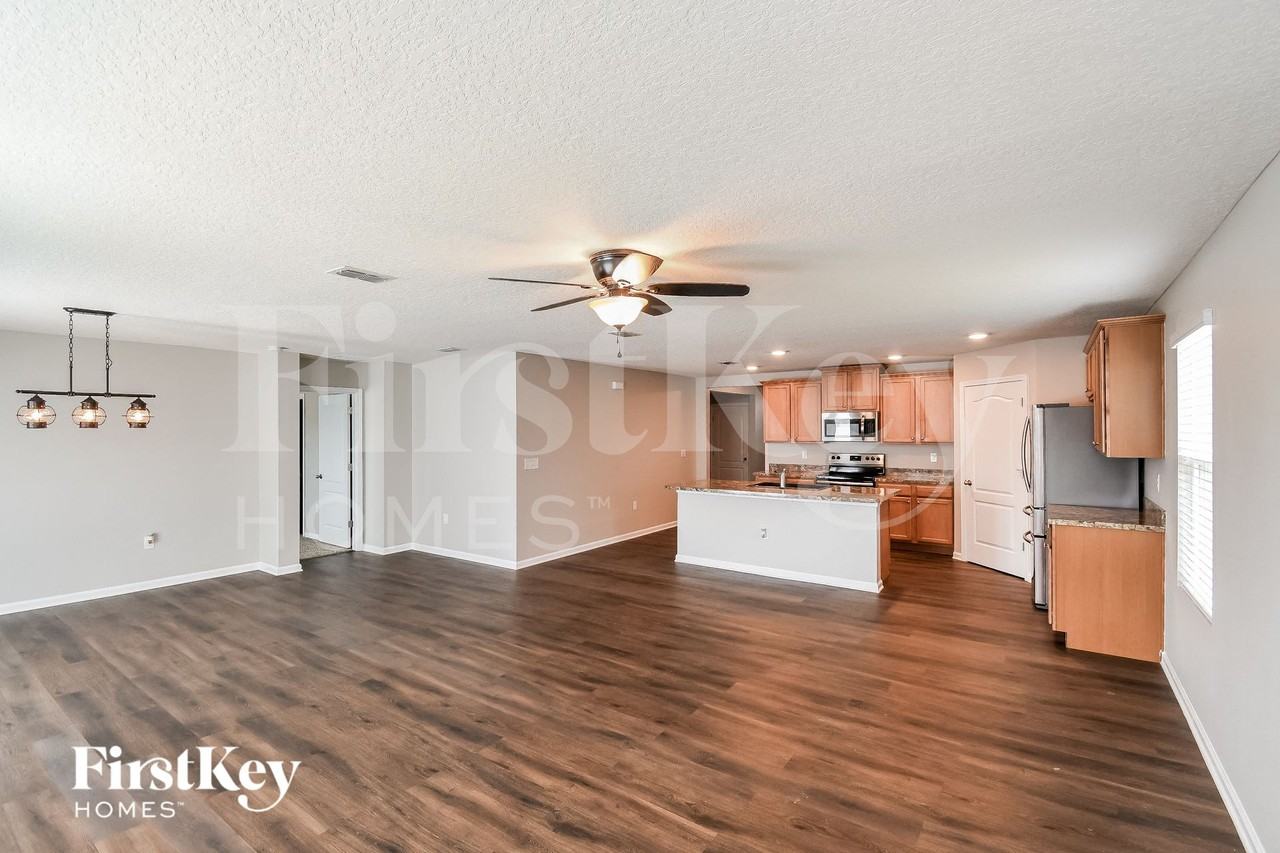 3535 Shiner Dr - Photo 3 of 15