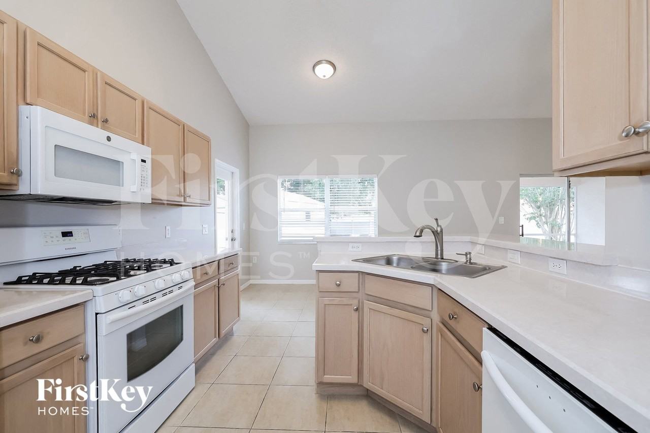 2027 Jaffa Ct - Photo 5 of 15