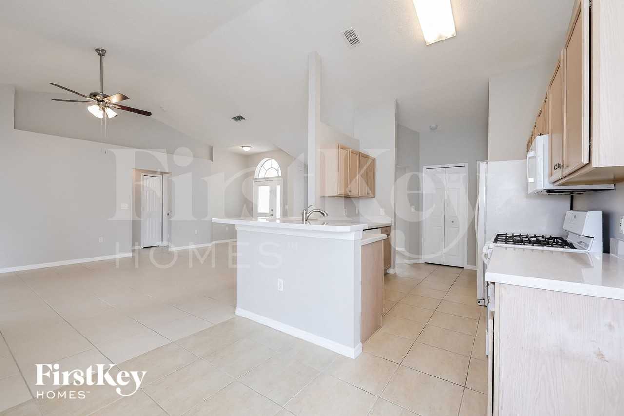 2027 Jaffa Ct - Photo 6 of 15