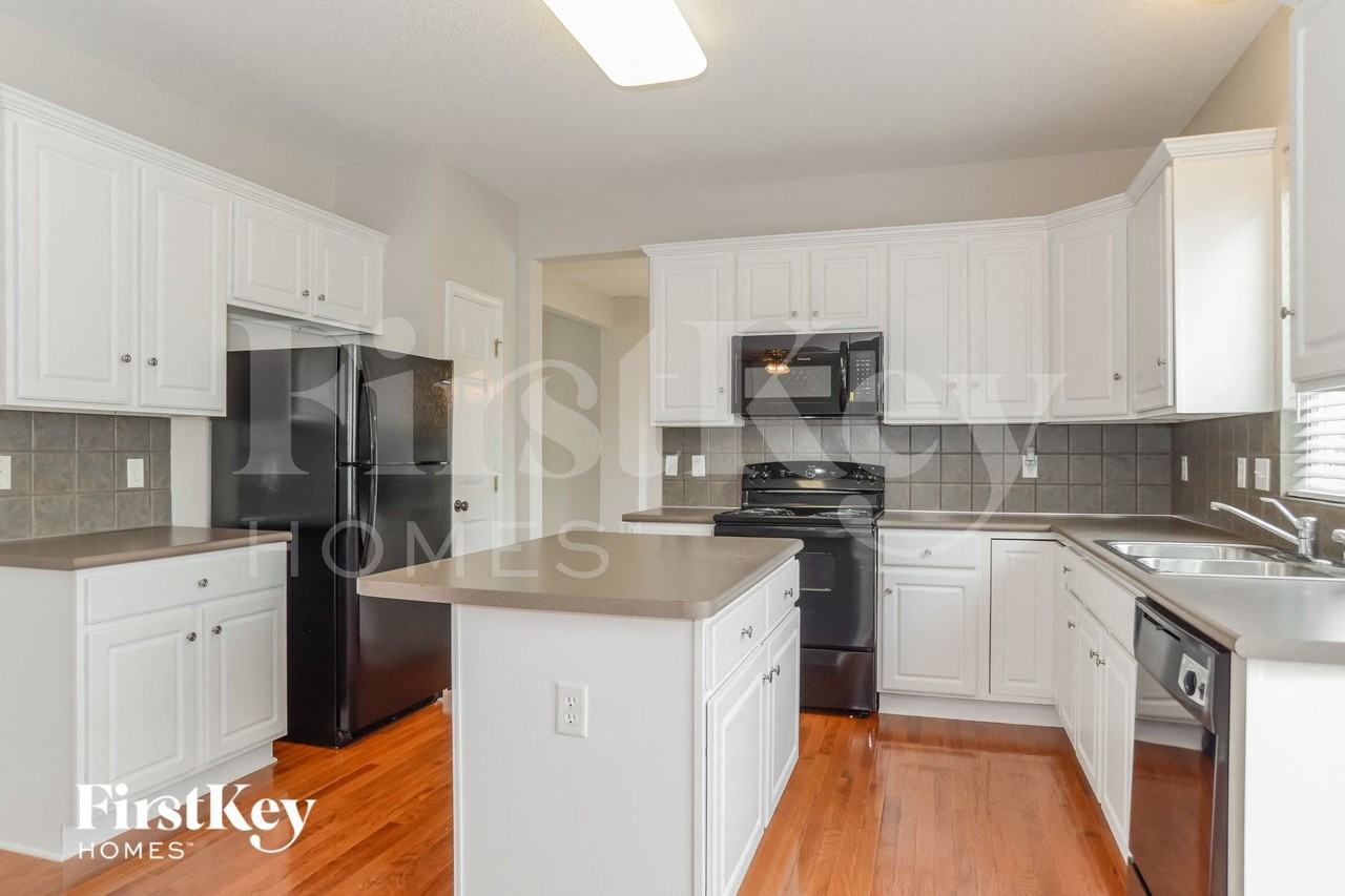 1606 Nw 55th Ter - Photo 5 of 15