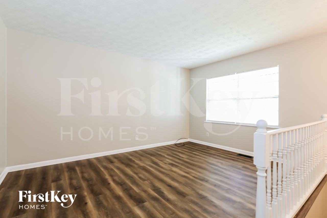 568 Dixon Rd - Photo 6 of 19