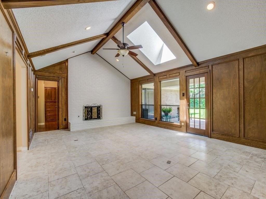 1103 Sundial Dr - Photo 2 of 25