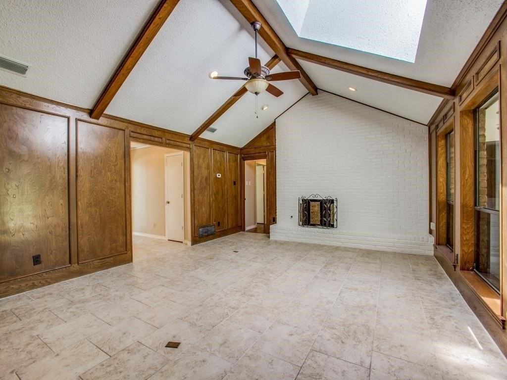 1103 Sundial Dr - Photo 3 of 25
