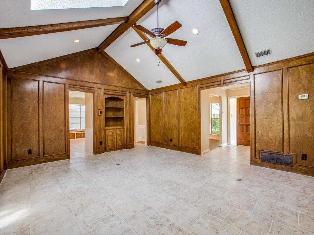 1103 Sundial Dr - Photo 4 of 25