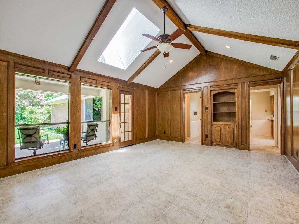 1103 Sundial Dr - Photo 5 of 25