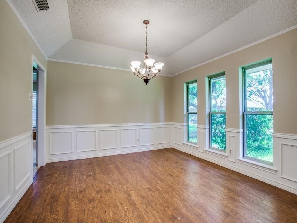 1103 Sundial Dr - Photo 6 of 25