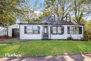 featured image of 2456 Maple St