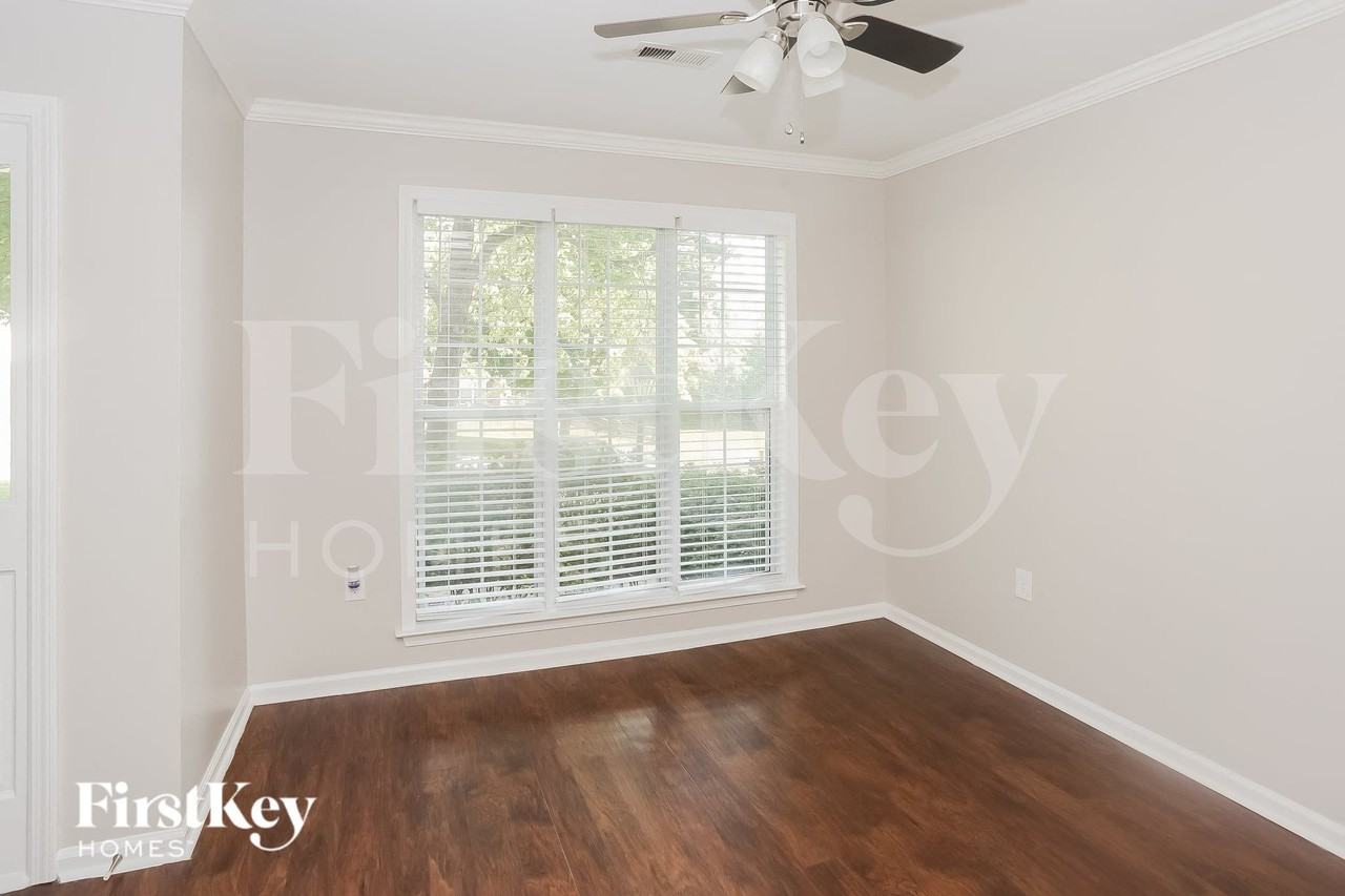 7270 Green Meadow Ct - Photo 6 of 15