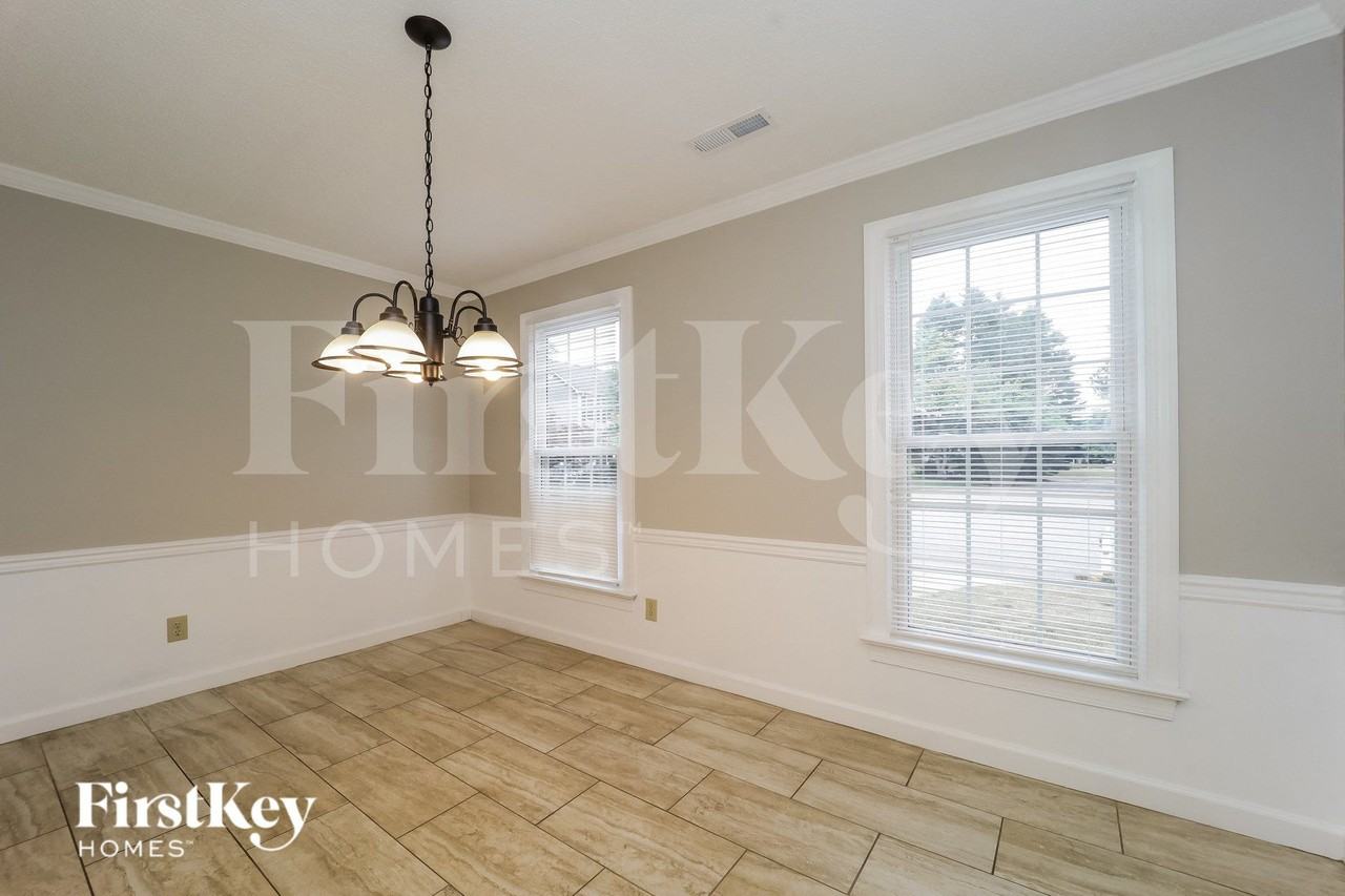 3800 Cardinal Ct - Photo 4 of 15