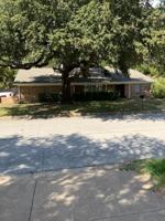 featured image of 832 Overhill Dr