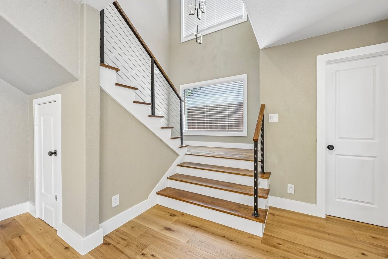 3889 Davila Dr - Photo 4 of 36