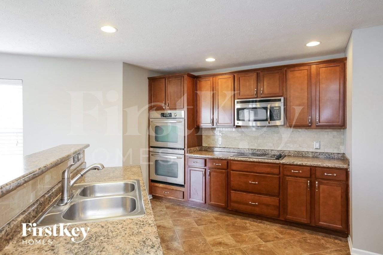 2293 Cedarmill Dr - Photo 7 of 15