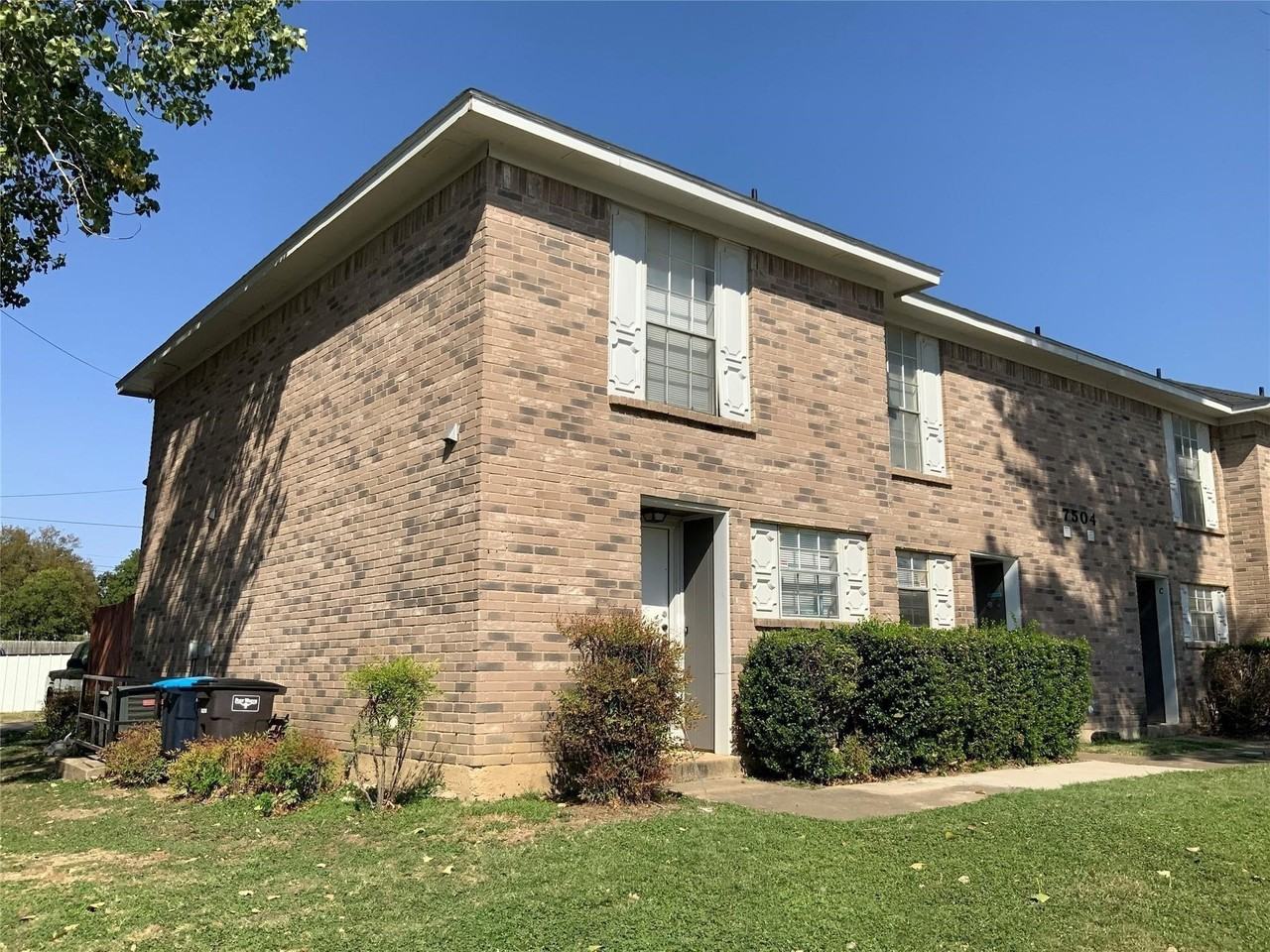 7504 Chapin Rd #B - Photo 3 of 16