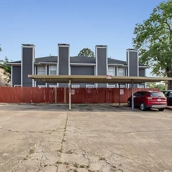 7504 Chapin Rd #B - Photo 4 of 16