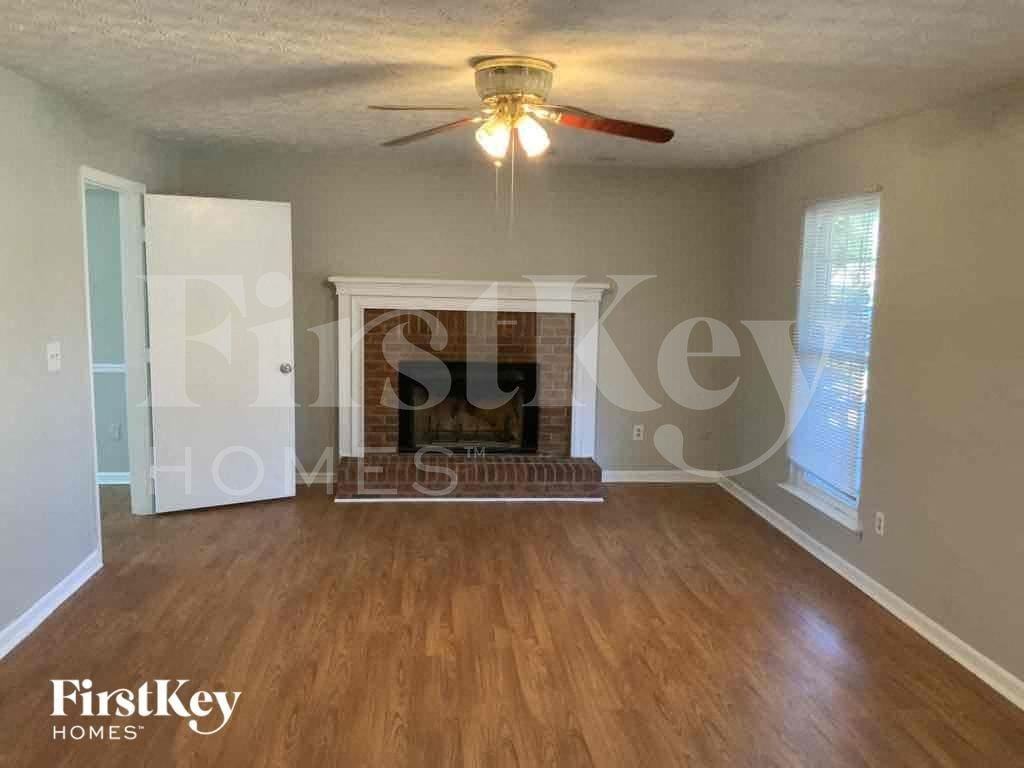 2516 Creekling St - Photo 2 of 14