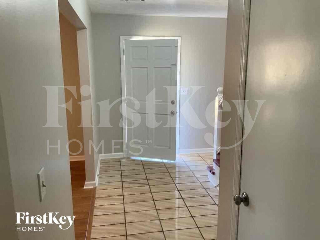 2516 Creekling St - Photo 3 of 14