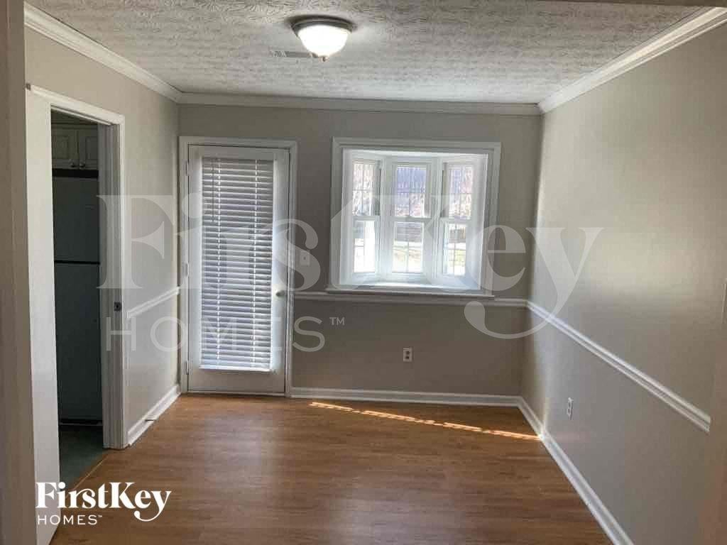 2516 Creekling St - Photo 4 of 14