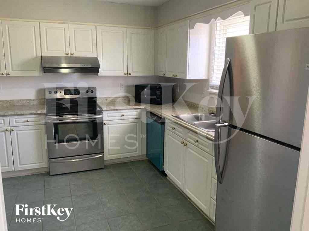 2516 Creekling St - Photo 5 of 14