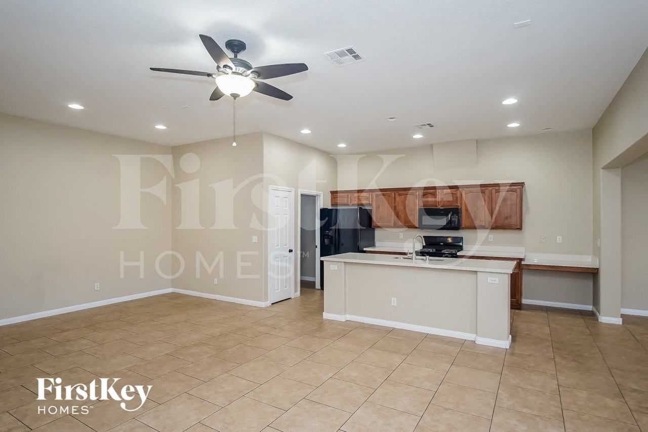 3327 Kaniksu Ct - Photo 2 of 15