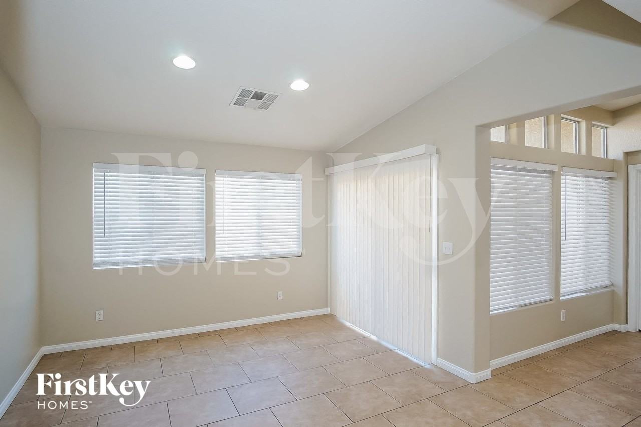 3327 Kaniksu Ct - Photo 5 of 15
