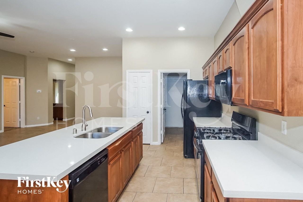 3327 Kaniksu Ct - Photo 7 of 15