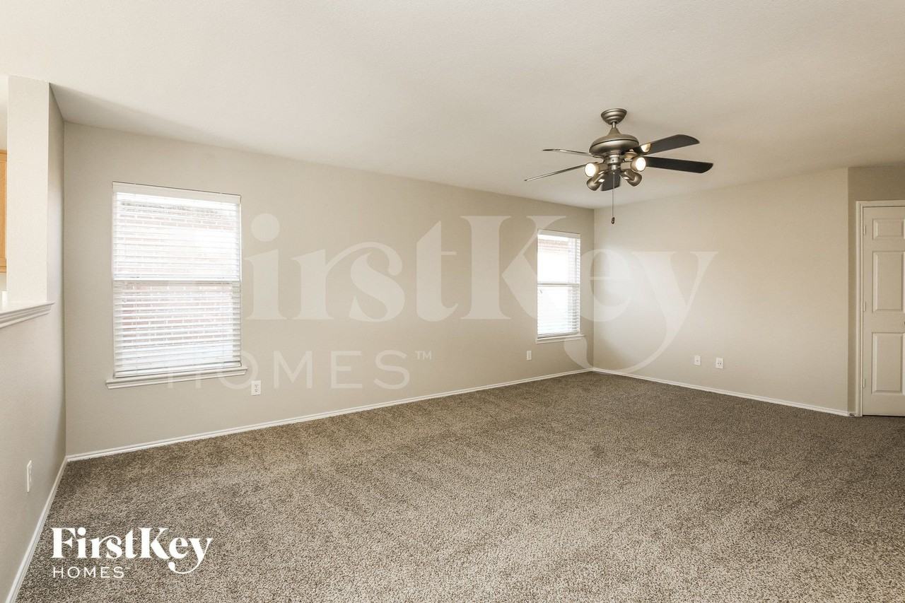 3300 Groveland Ter - Photo 2 of 16