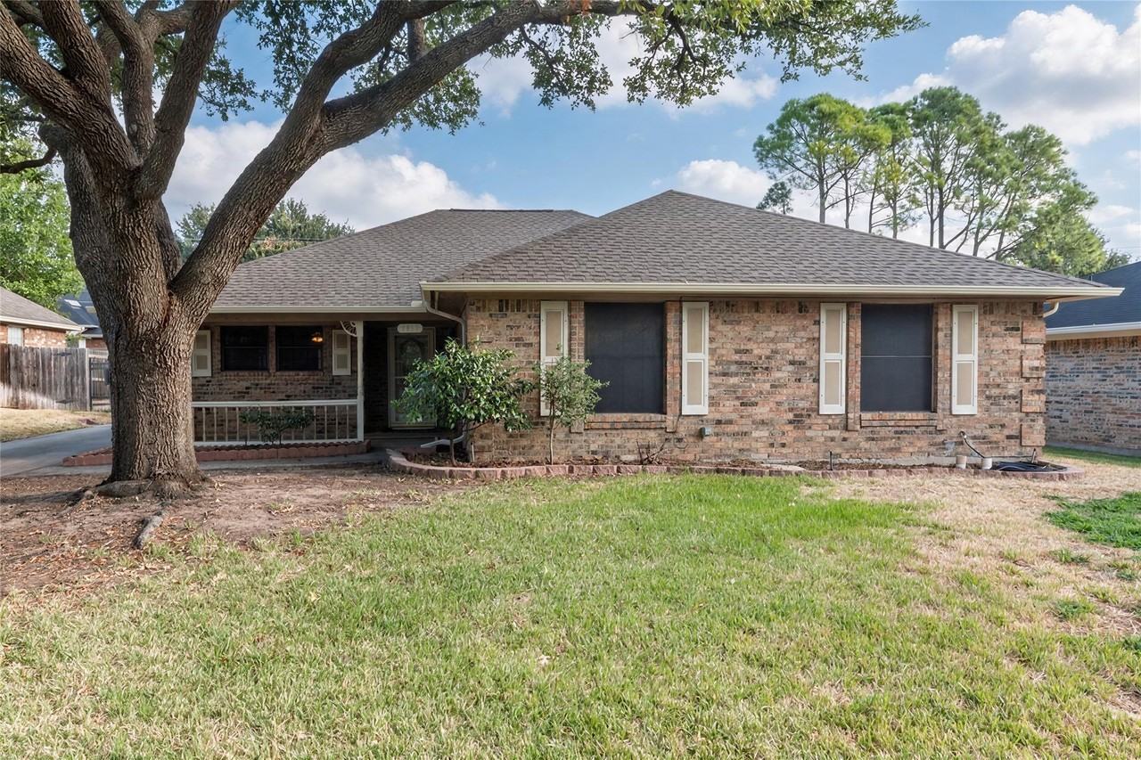 7813 Redwood Ct - Photo 3 of 35