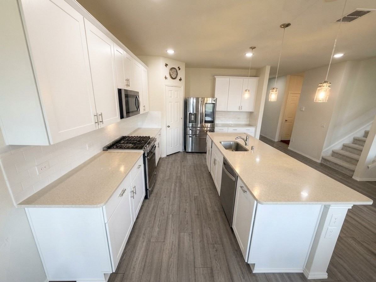 1216 Timberhurst Trl - Photo 4 of 25