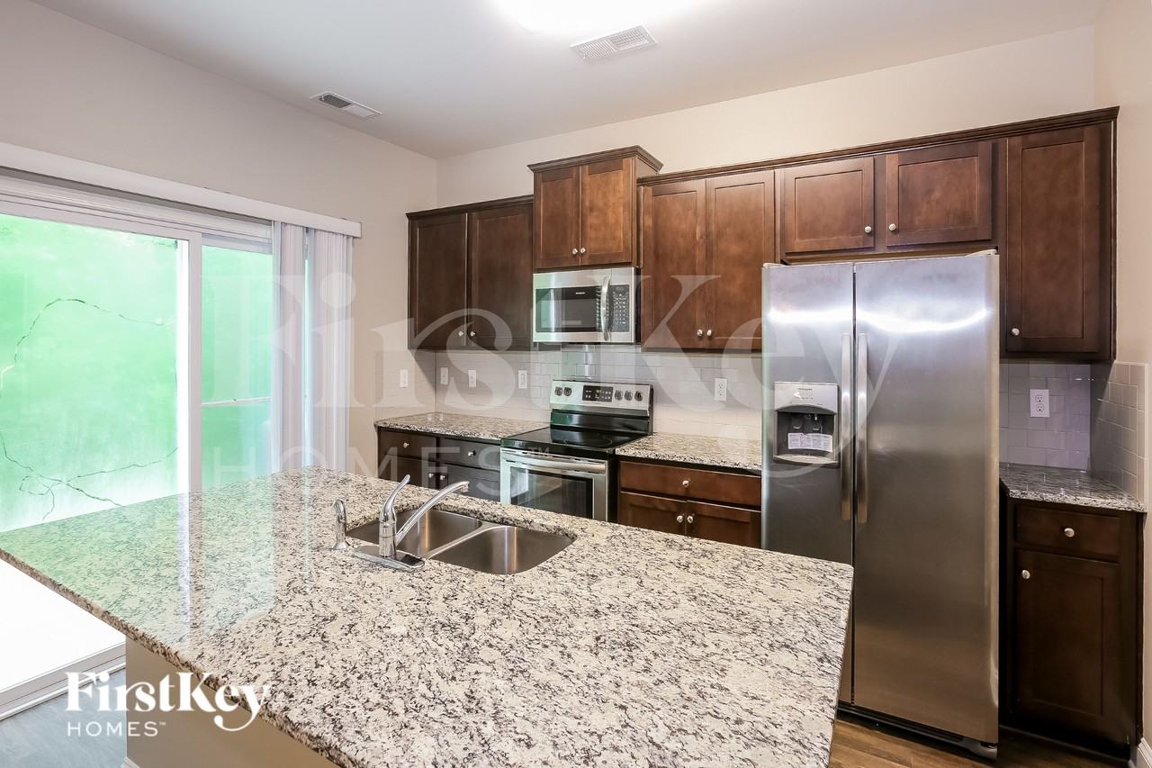 9507 Blue Knoll Ct - Photo 6 of 16