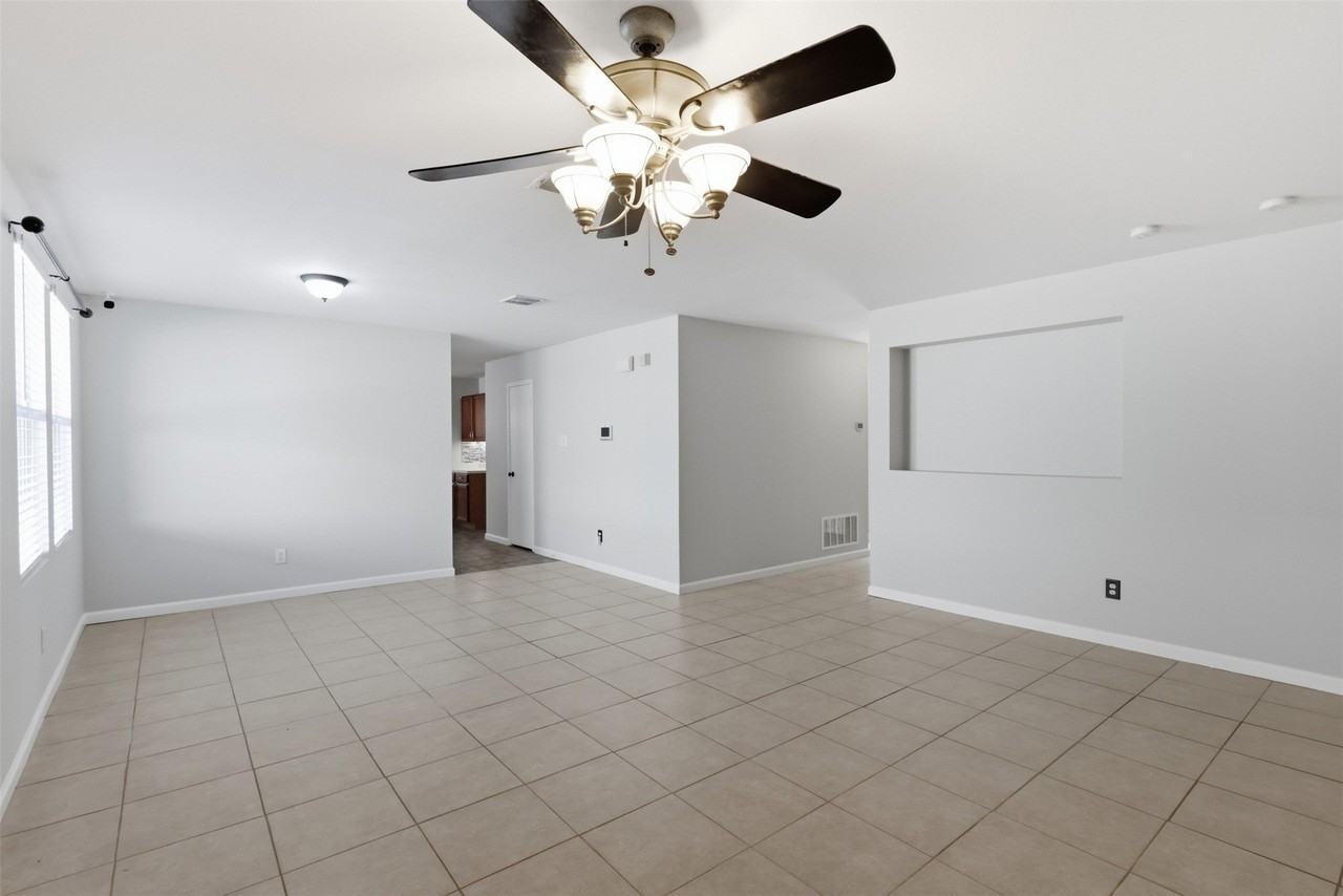 9582 Rosedale Dr - Photo 5 of 25