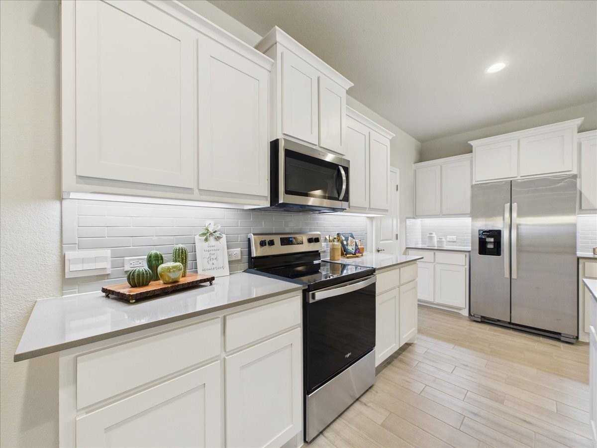 1449 Bennett Dr - Photo 7 of 40