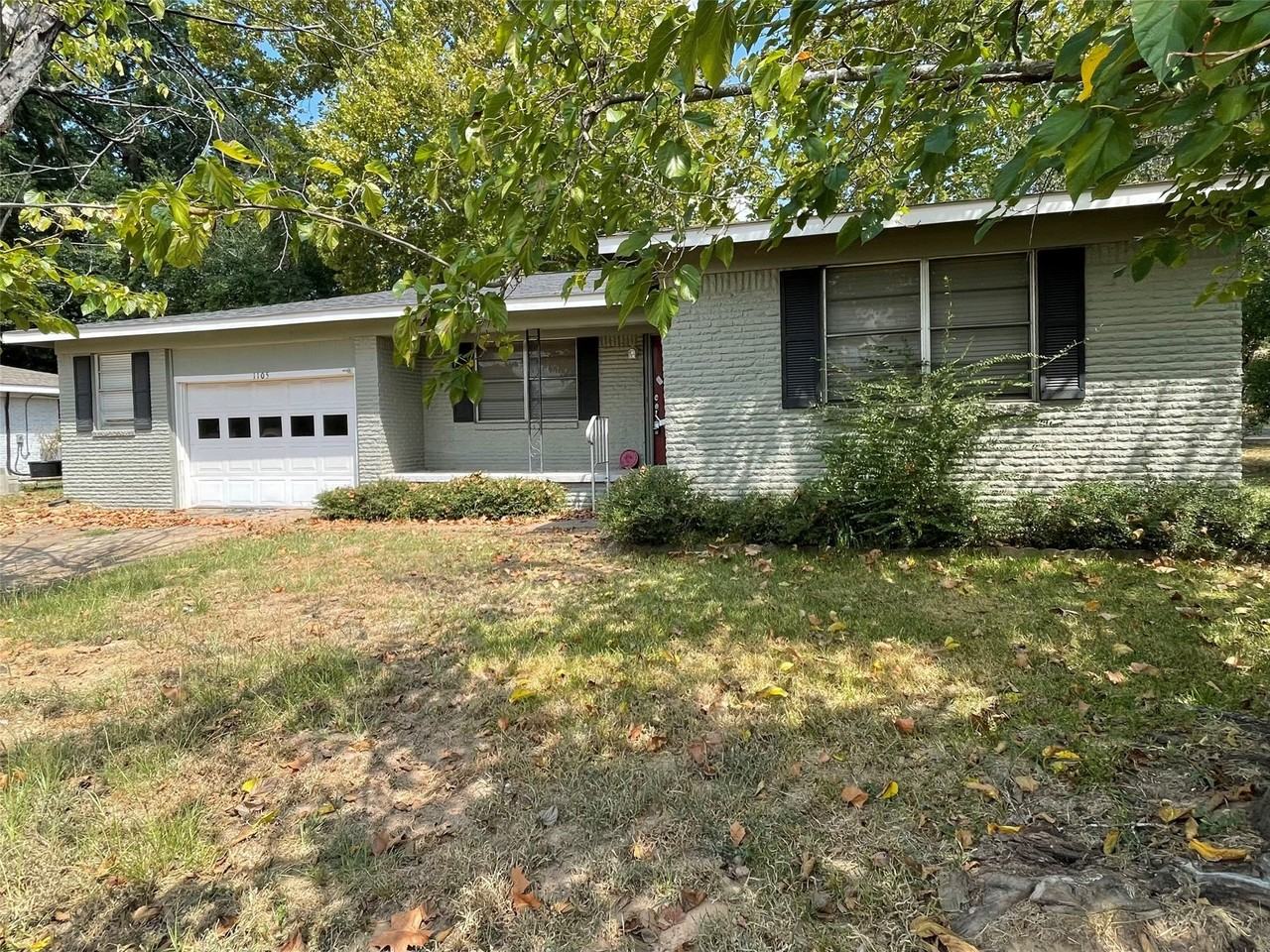 1105 S Palestine St - Photo 2 of 2