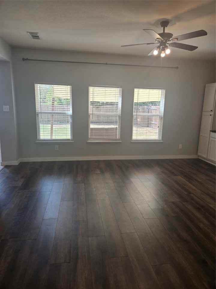 1627 Blackburn Way - Photo 4 of 17