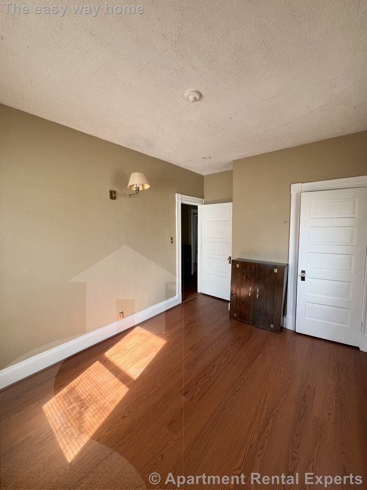 53 Winchester St #2 - Photo 5 of 12