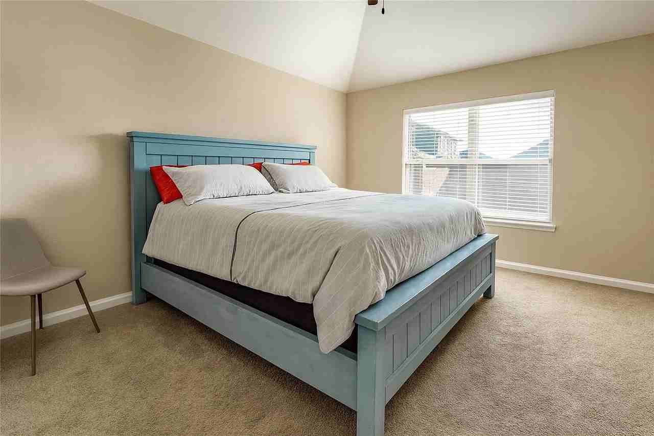 1837 Rialto Ln - Photo 3 of 19