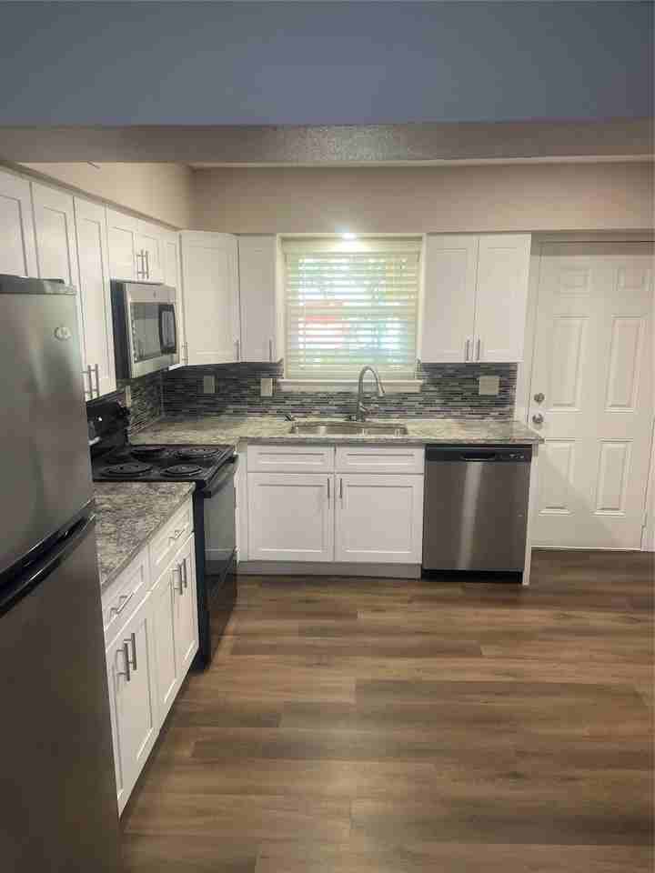 904 Spring Valley Plz #B - Photo 2 of 19