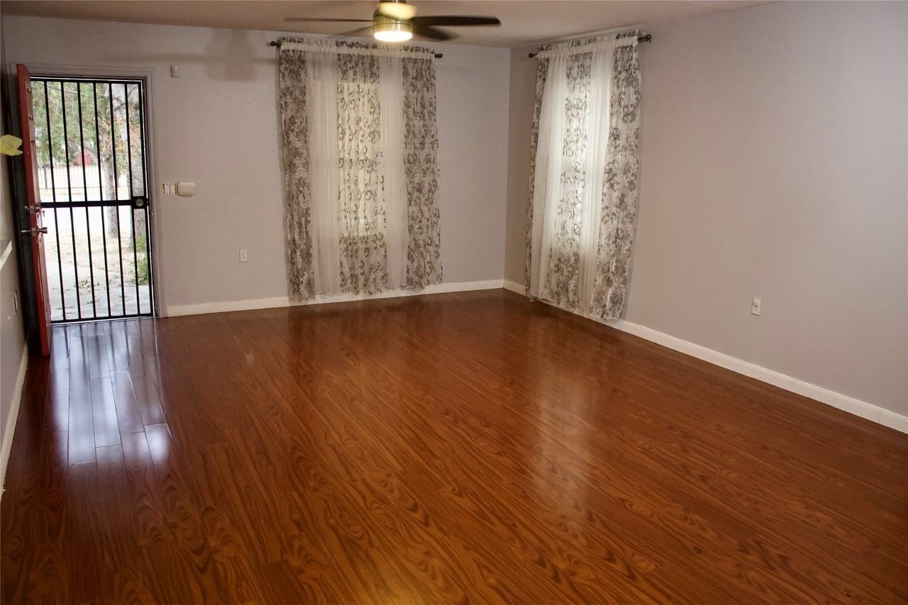 1730 Nomas St - Photo 6 of 23