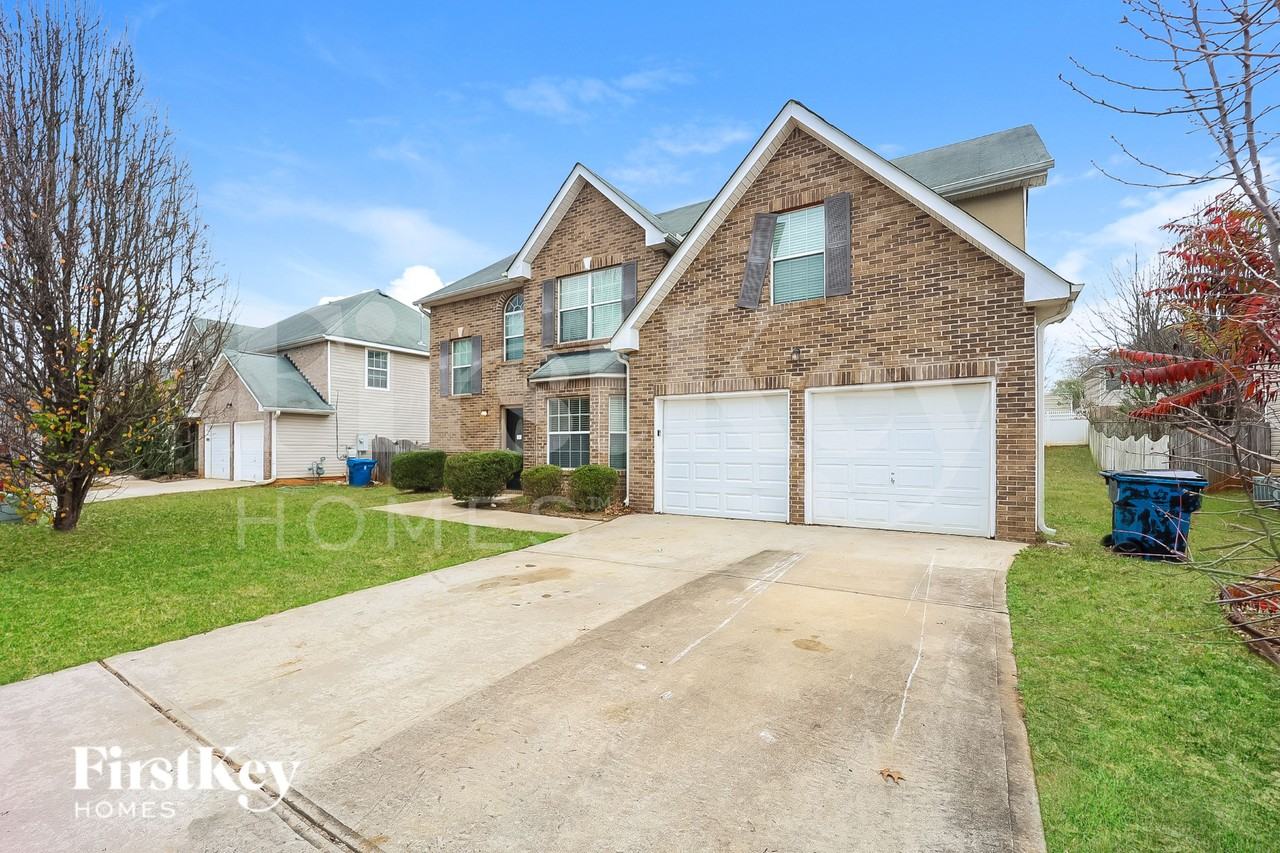 980 Brisley Cir - Photo 2 of 18