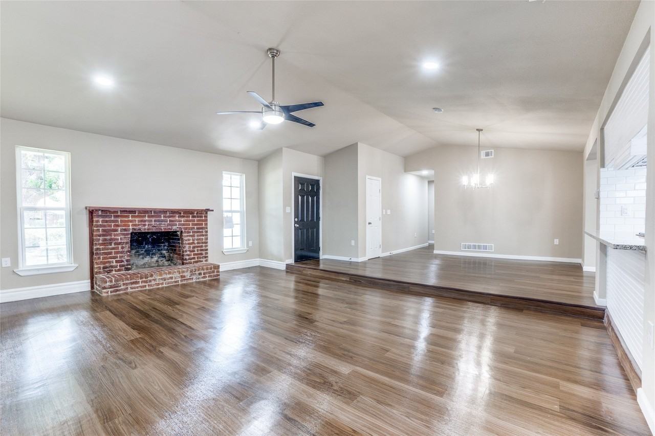 1904 Richland Dr - Photo 2 of 12