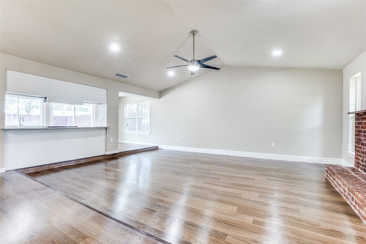1904 Richland Dr - Photo 4 of 12