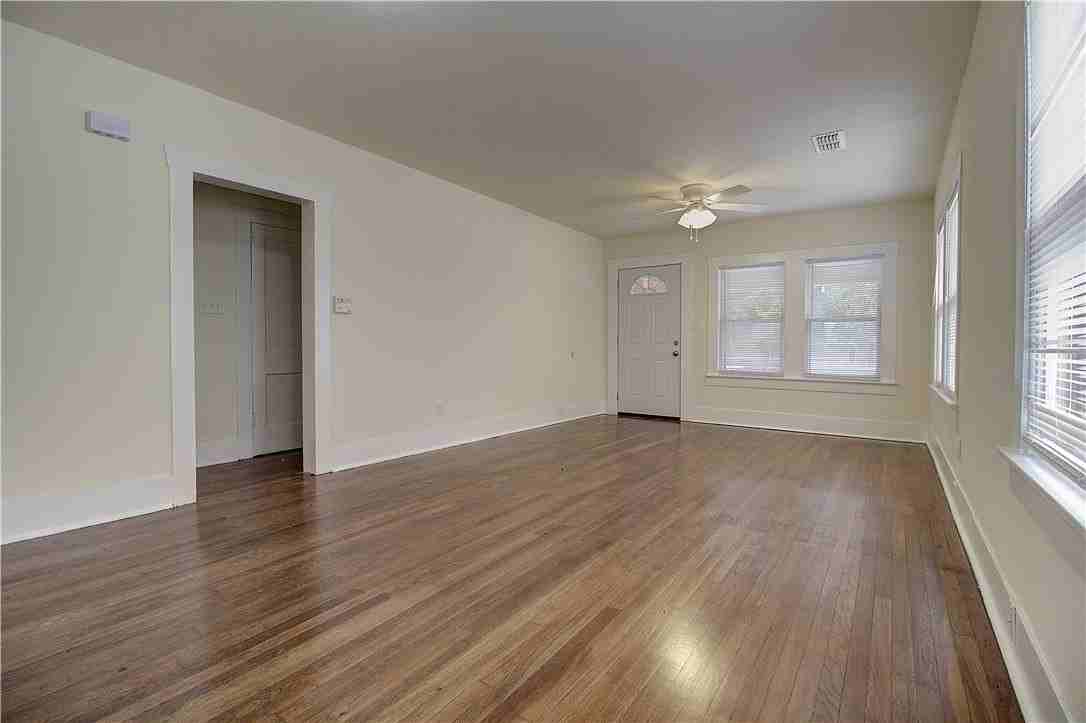 2703 Galvez Ave - Photo 4 of 15