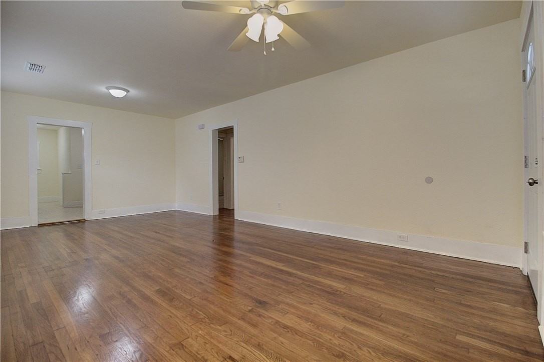 2703 Galvez Ave - Photo 5 of 15