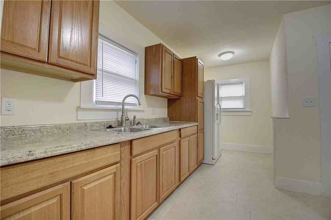 2703 Galvez Ave - Photo 6 of 15