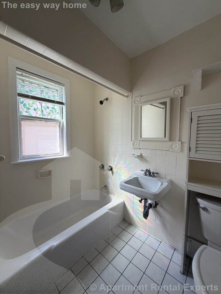 79 Clarendon Ave #1 - Photo 6 of 12