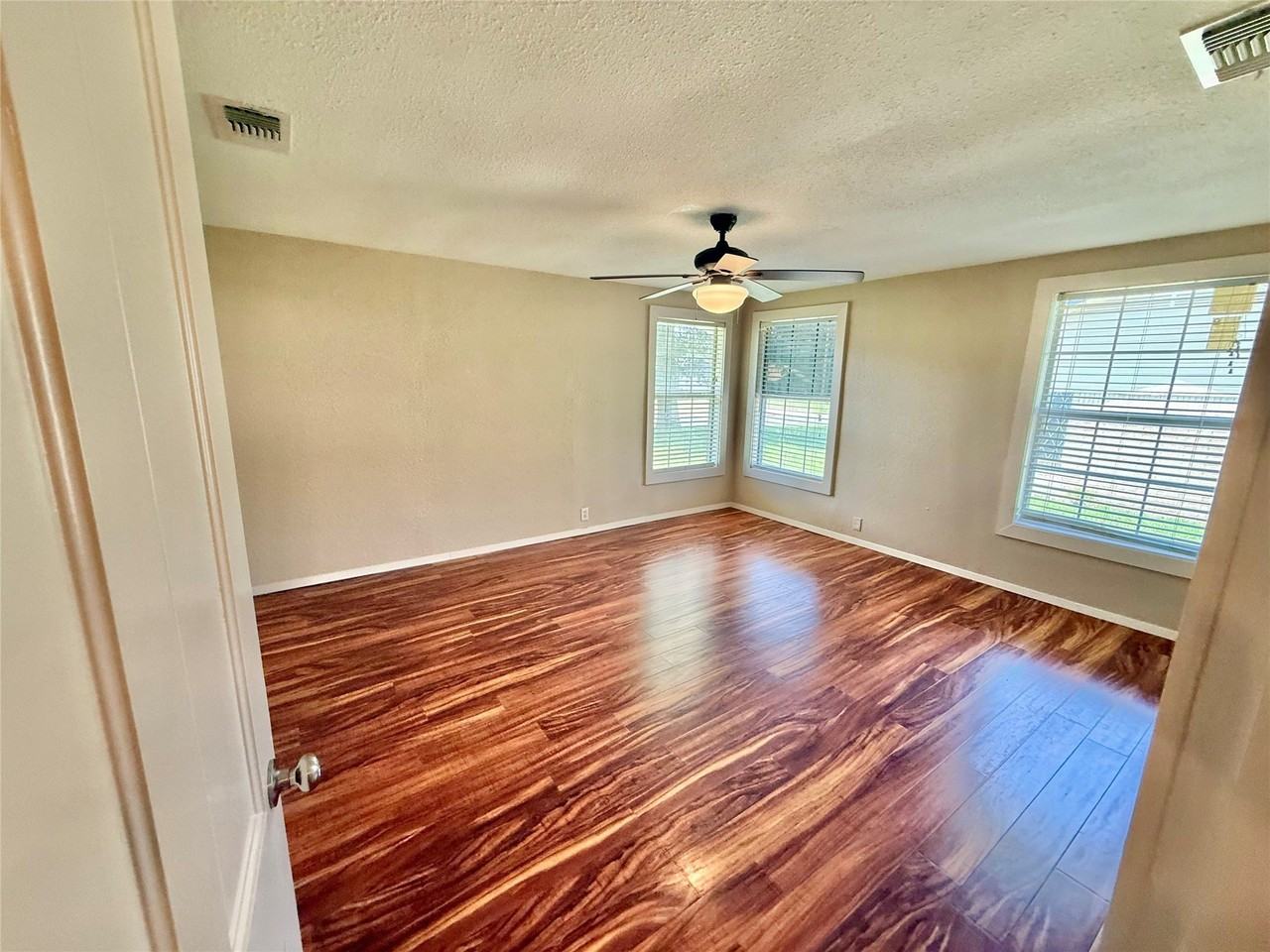417 Putman St - Photo 3 of 24