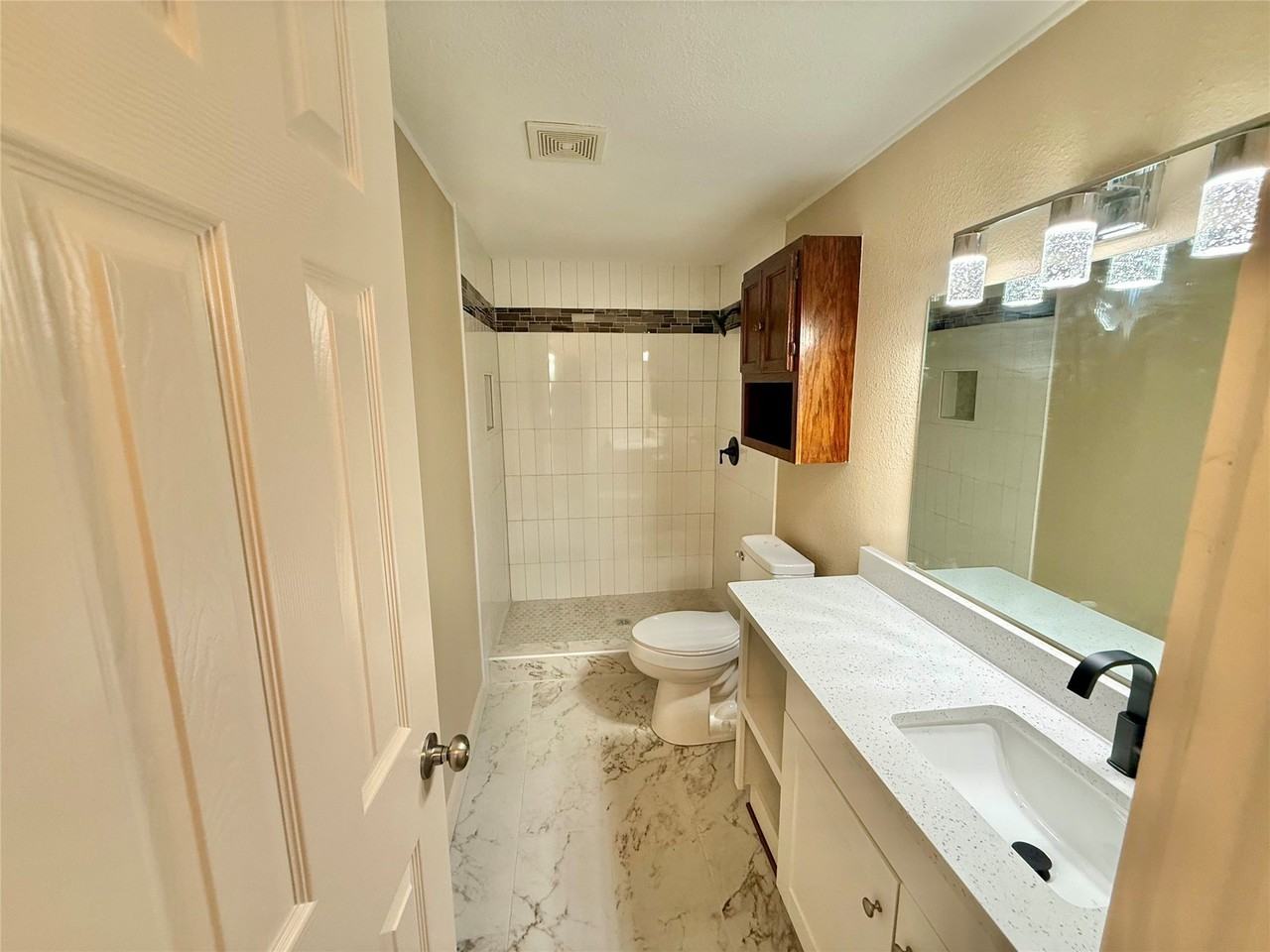 417 Putman St - Photo 5 of 24